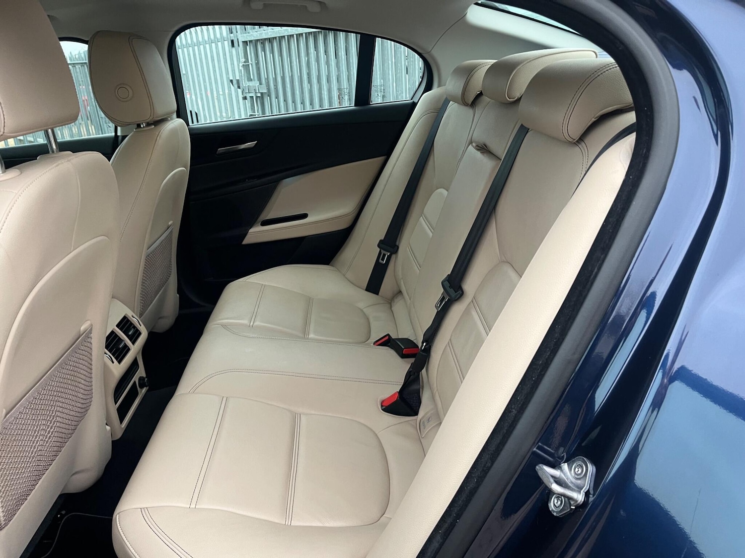 Used Jaguar XE 2016 for sale - 77043112: Photo 29