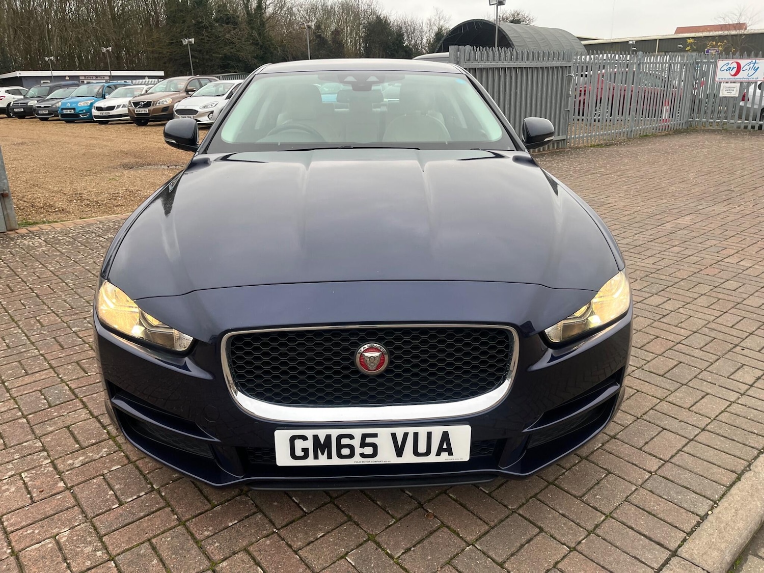 Used Jaguar XE 2016 for sale - 77043112: Photo 3