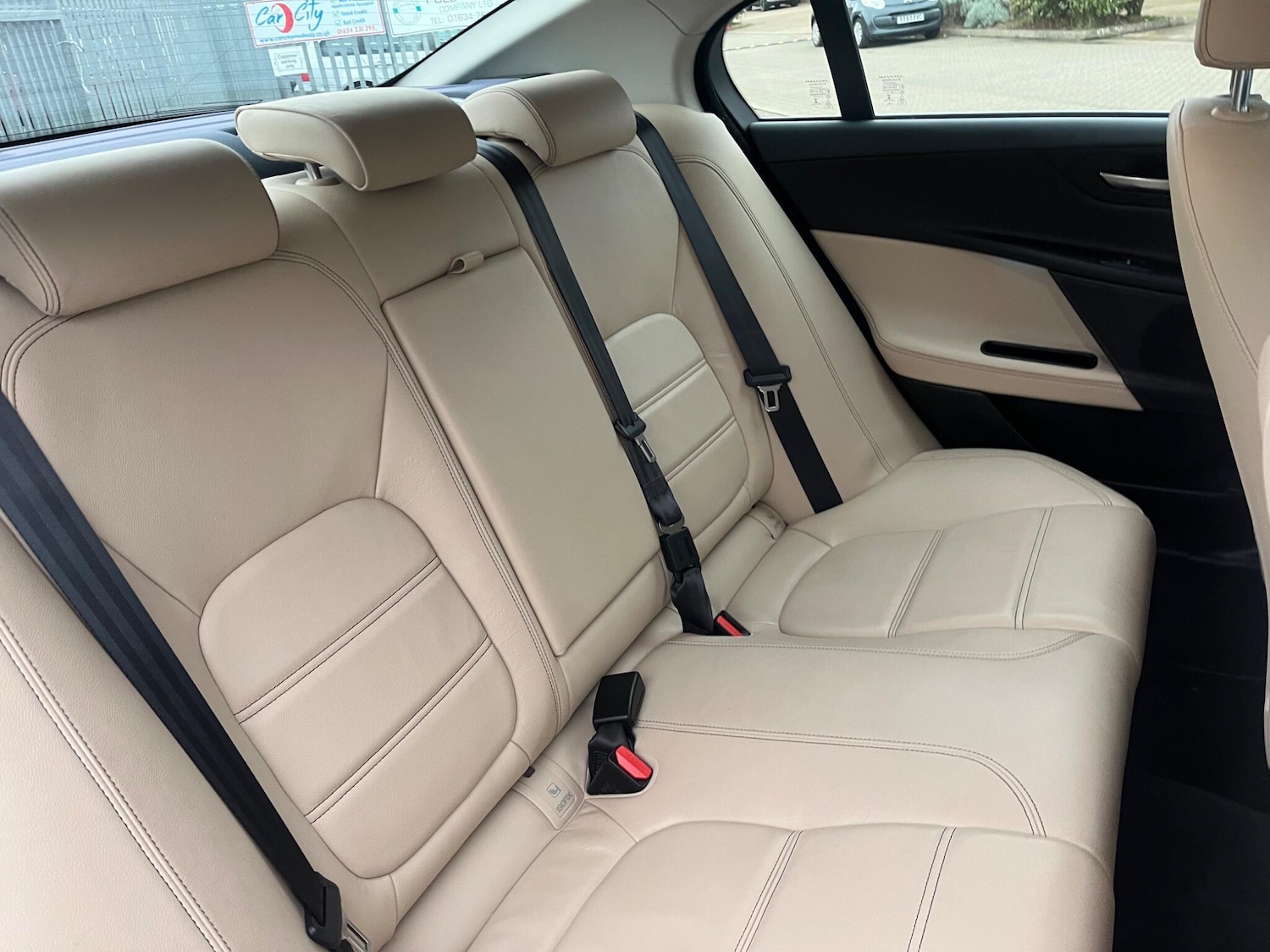 Used Jaguar XE 2016 for sale - 77043112: Photo 31