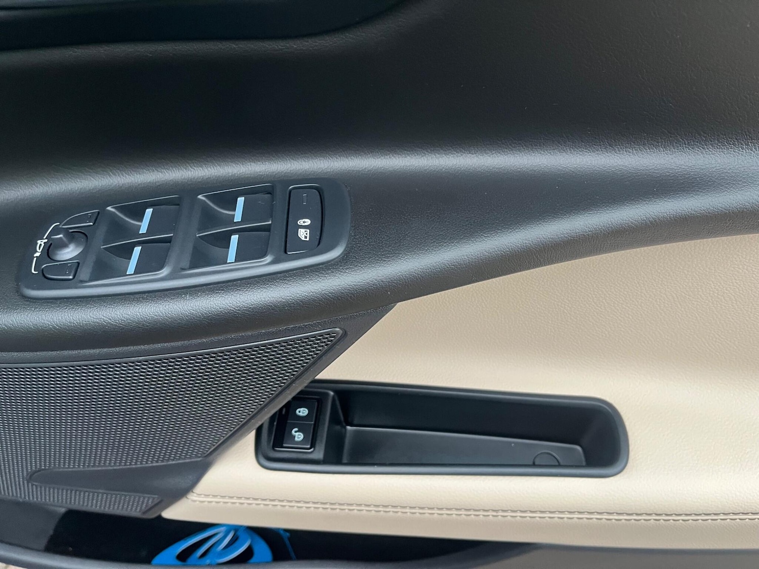 Used Jaguar XE 2016 for sale - 77043112: Photo 32