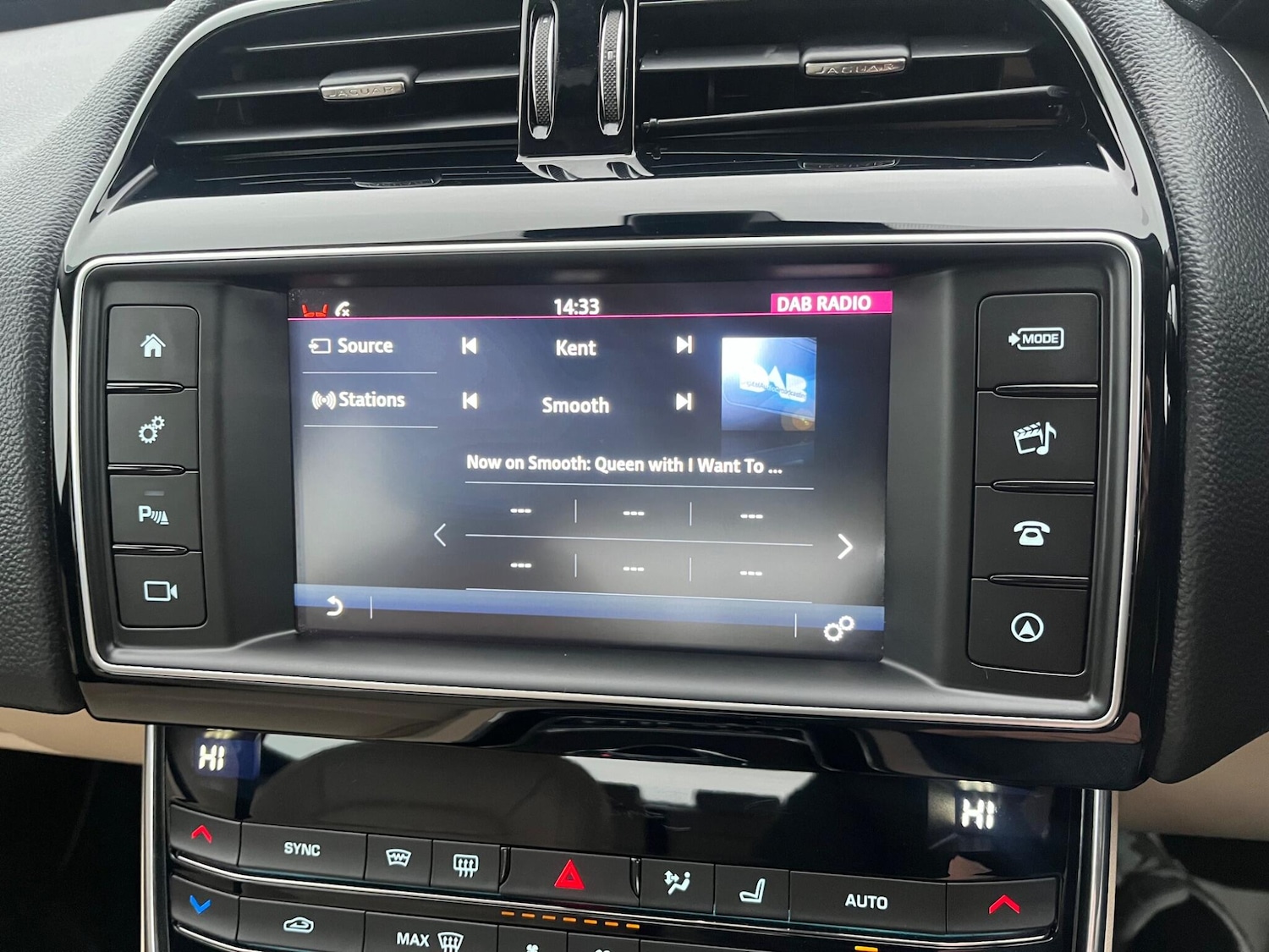 Used Jaguar XE 2016 for sale - 77043112: Photo 37