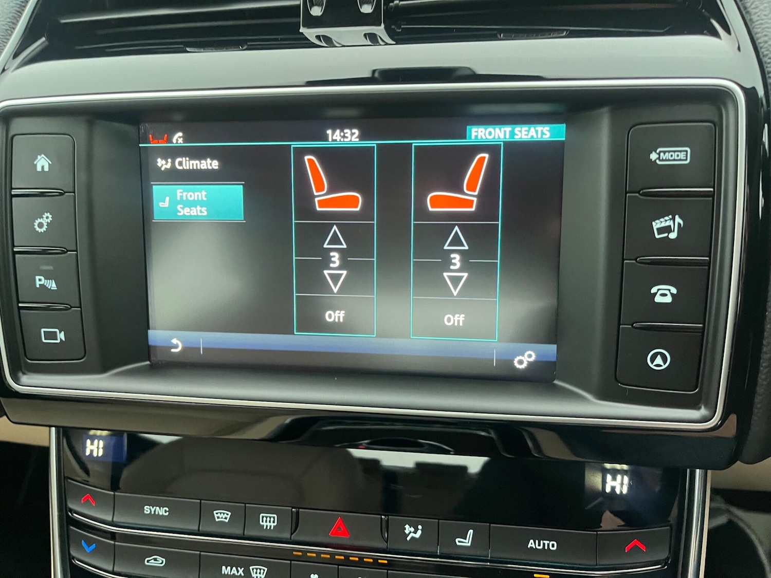 Used Jaguar XE 2016 for sale - 77043112: Photo 40