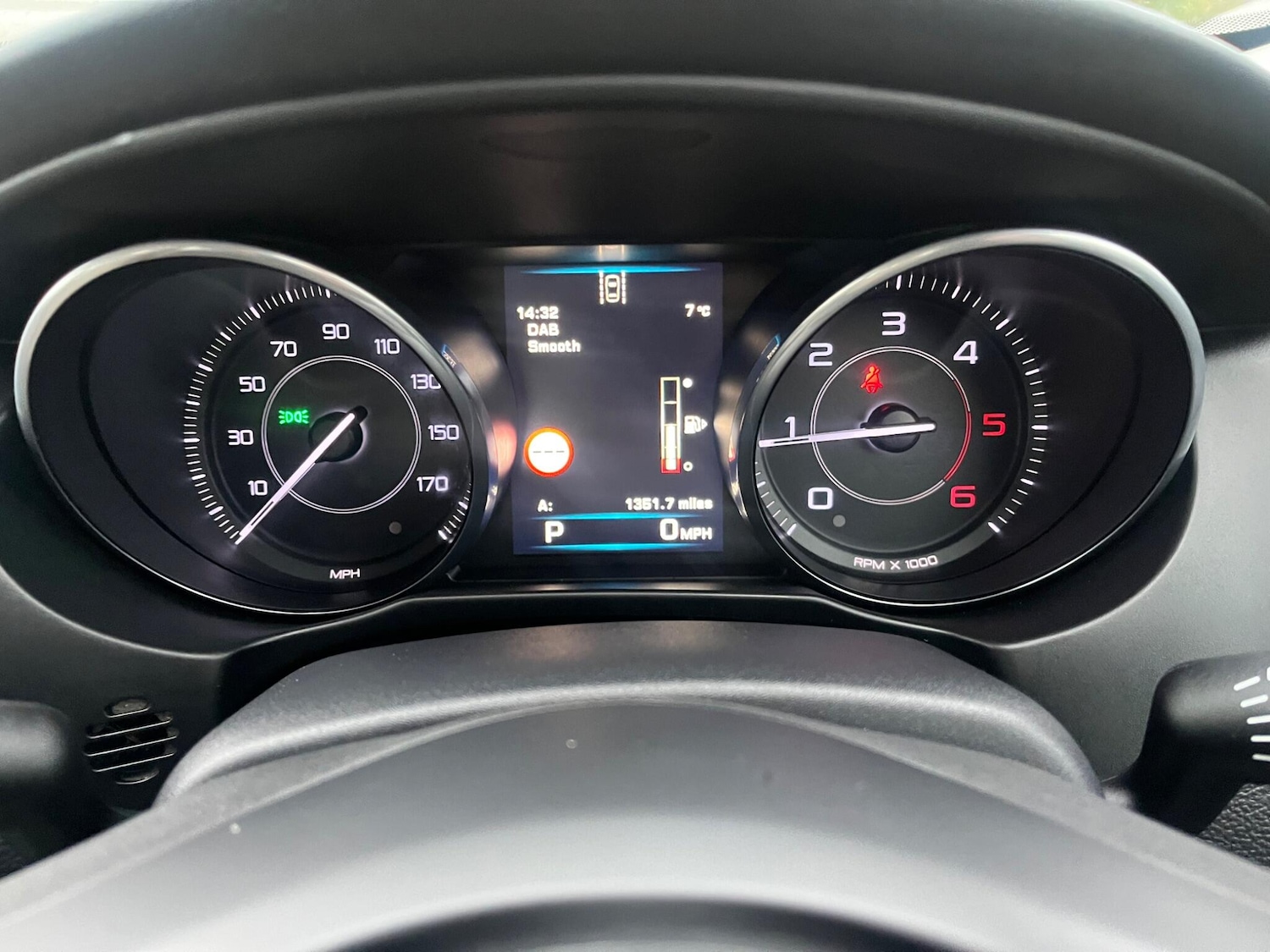 Used Jaguar XE 2016 for sale - 77043112: Photo 42