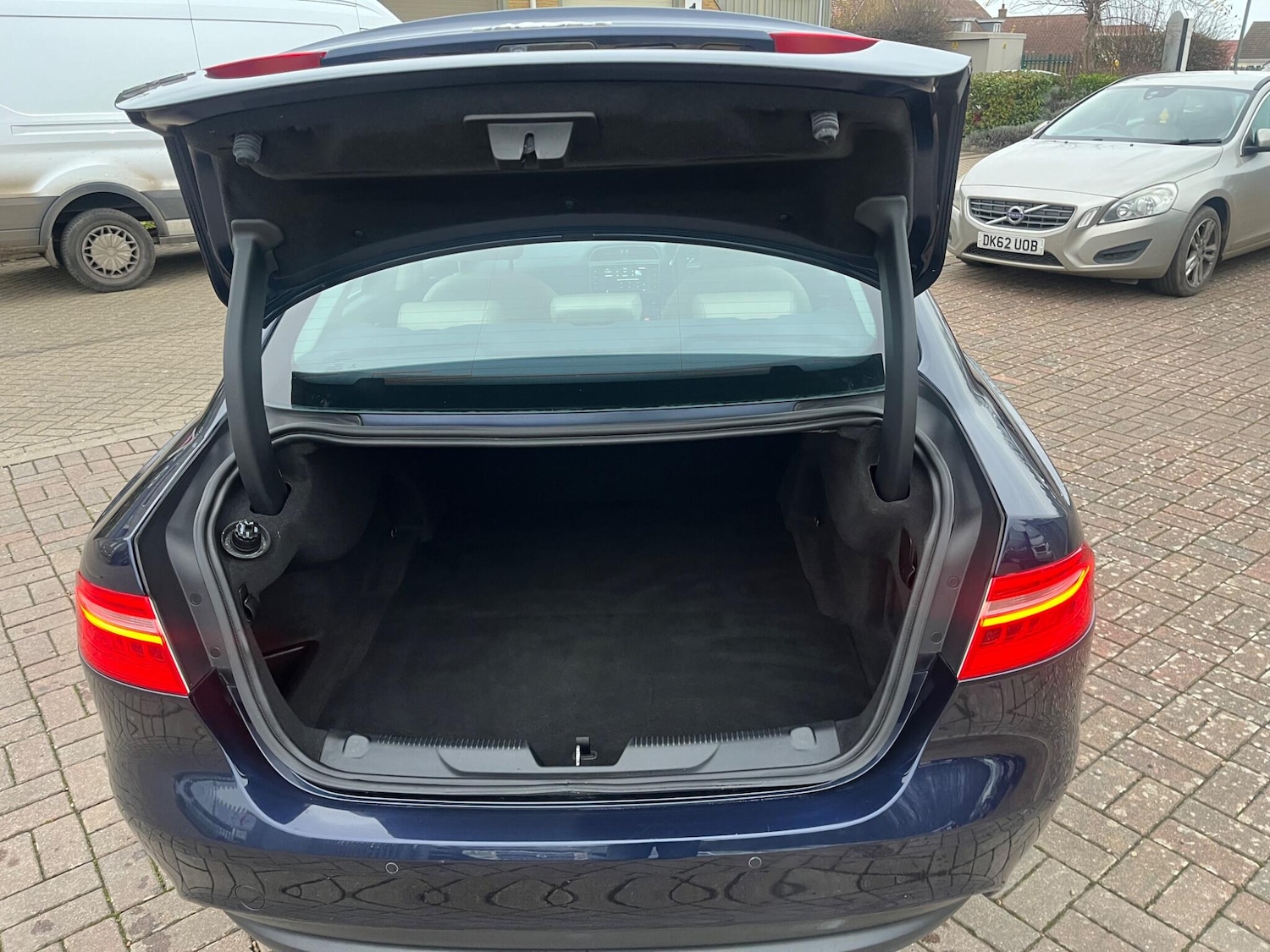 Used Jaguar XE 2016 for sale - 77043112: Photo 44