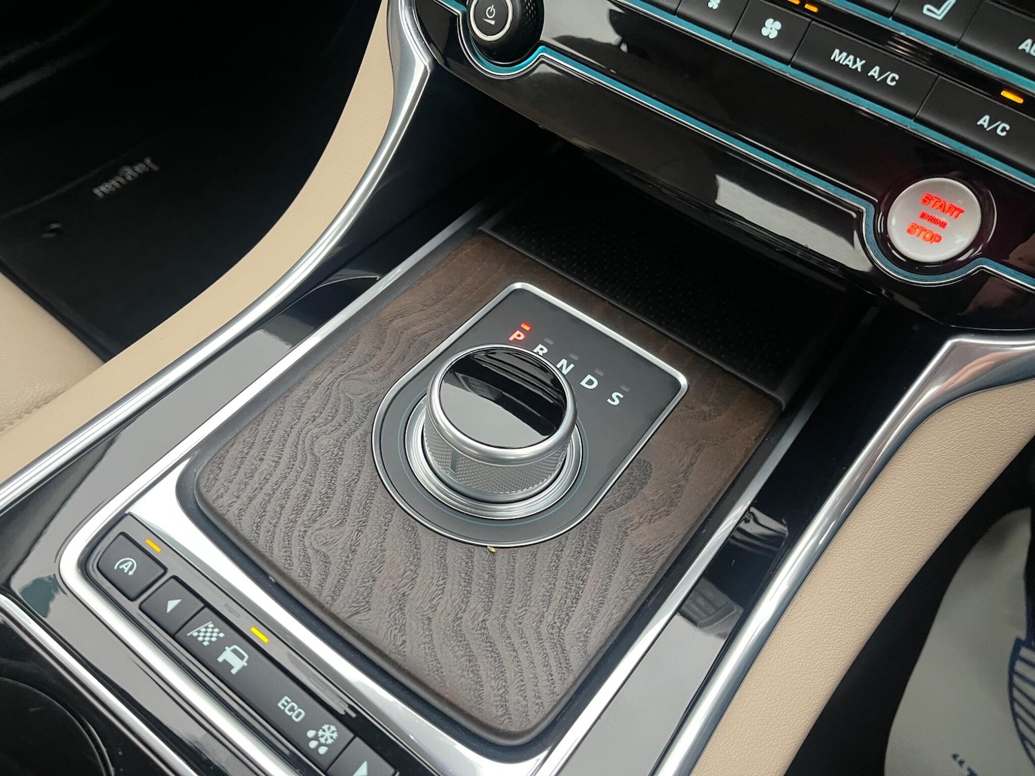 Used Jaguar XE 2016 for sale - 77043112: Photo 54