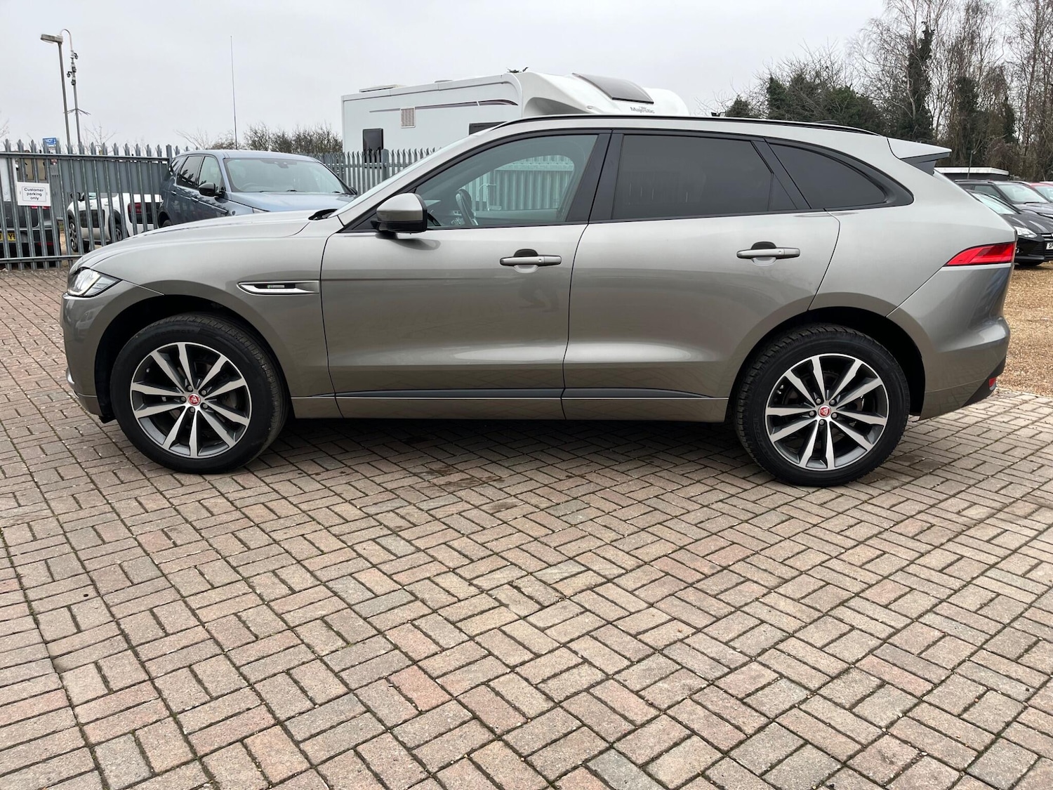 Used Jaguar F-Pace 2020 for sale - 78014845: Photo 2