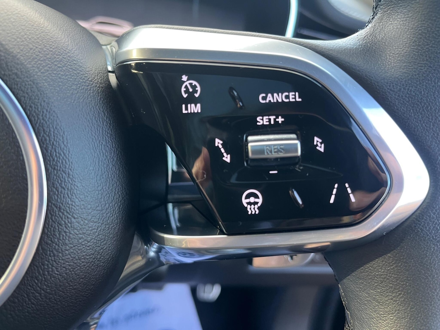 Used Jaguar F-Pace 2023 for sale - 77069402: Photo 31