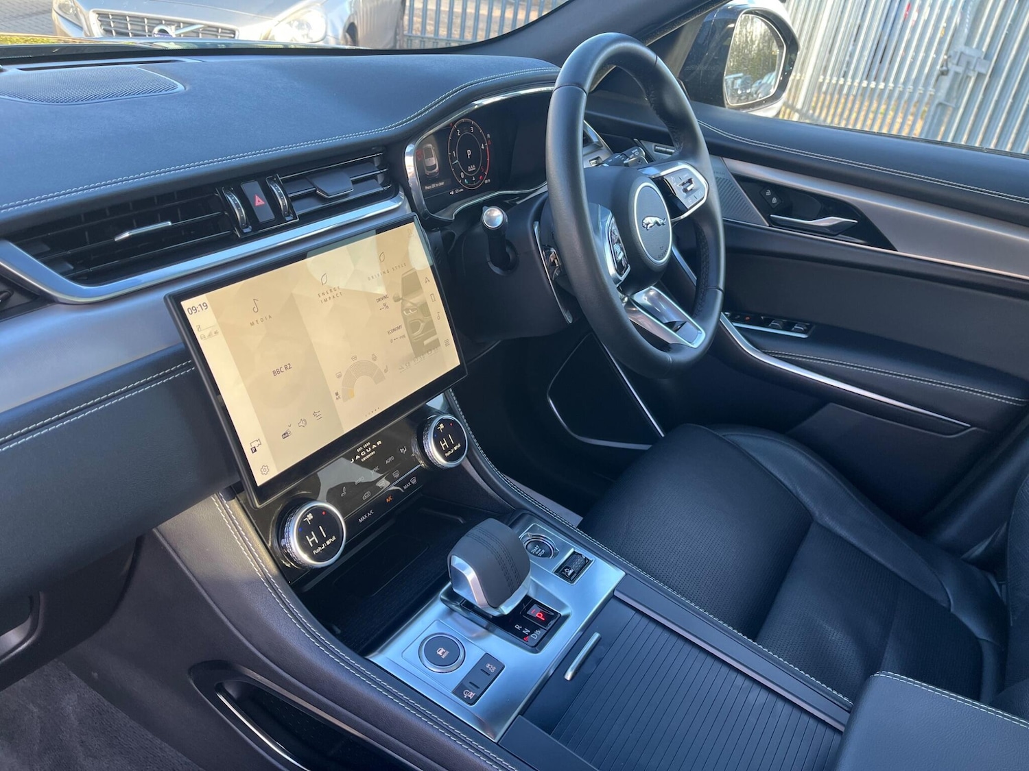 Used Jaguar F-Pace 2023 for sale - 77069402: Photo 8