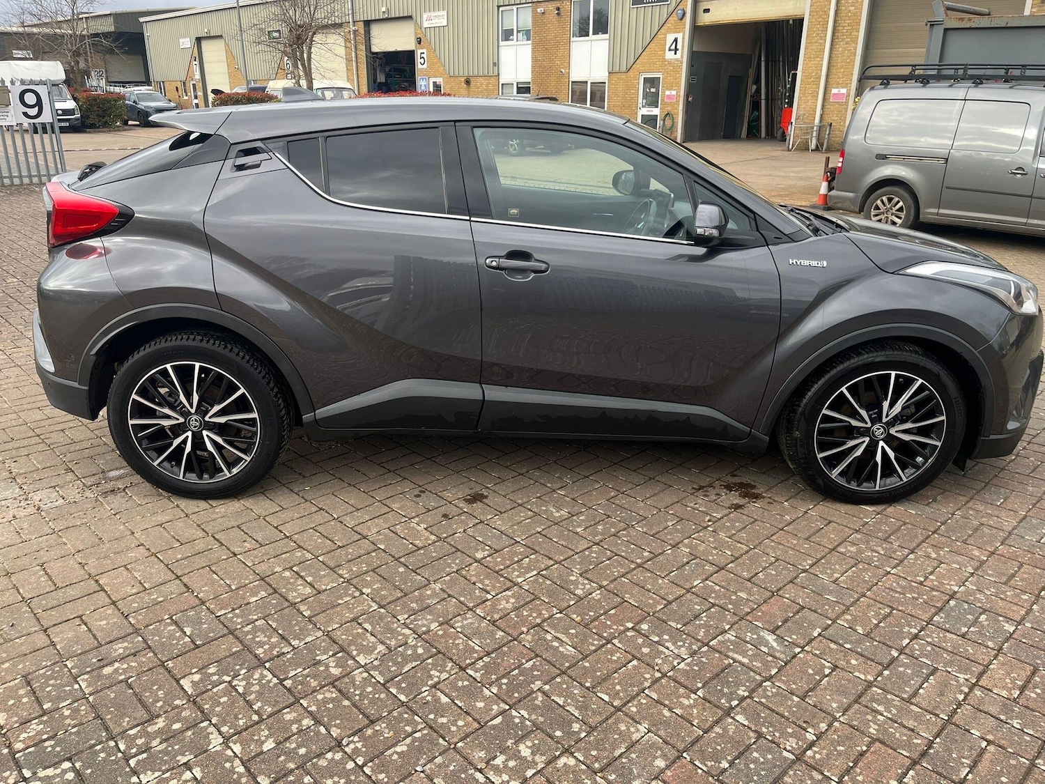 Used Toyota C-HR 2018 for sale - 77931816: Photo 13