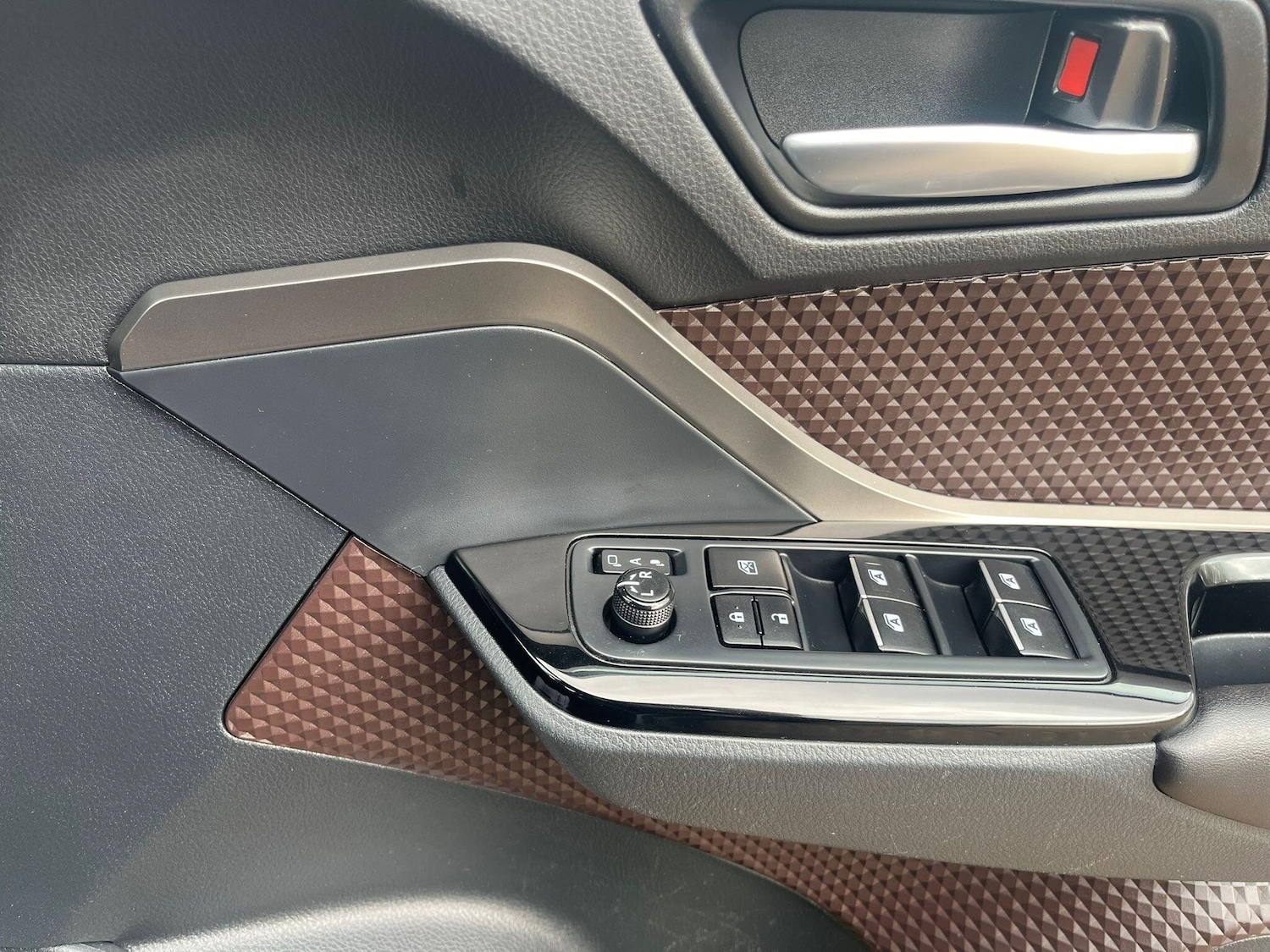 Used Toyota C-HR 2018 for sale - 77931816: Photo 23