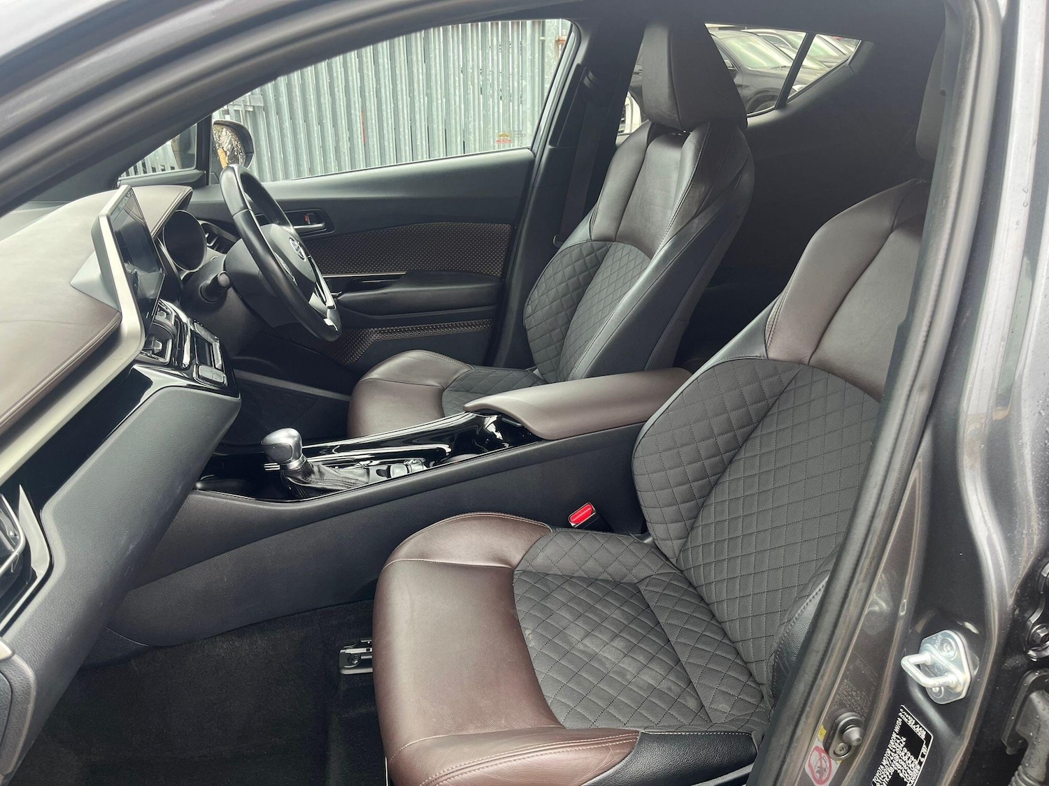 Used Toyota C-HR 2018 for sale - 77931816: Photo 28