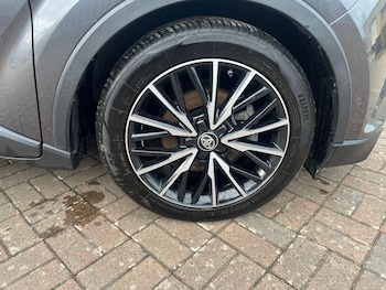 Used Toyota C-HR 2018 for sale - 77931816: Photo