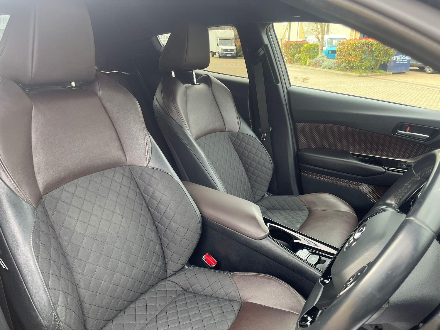 Used Toyota C-HR 2018 for sale - 77931816: Photo 9