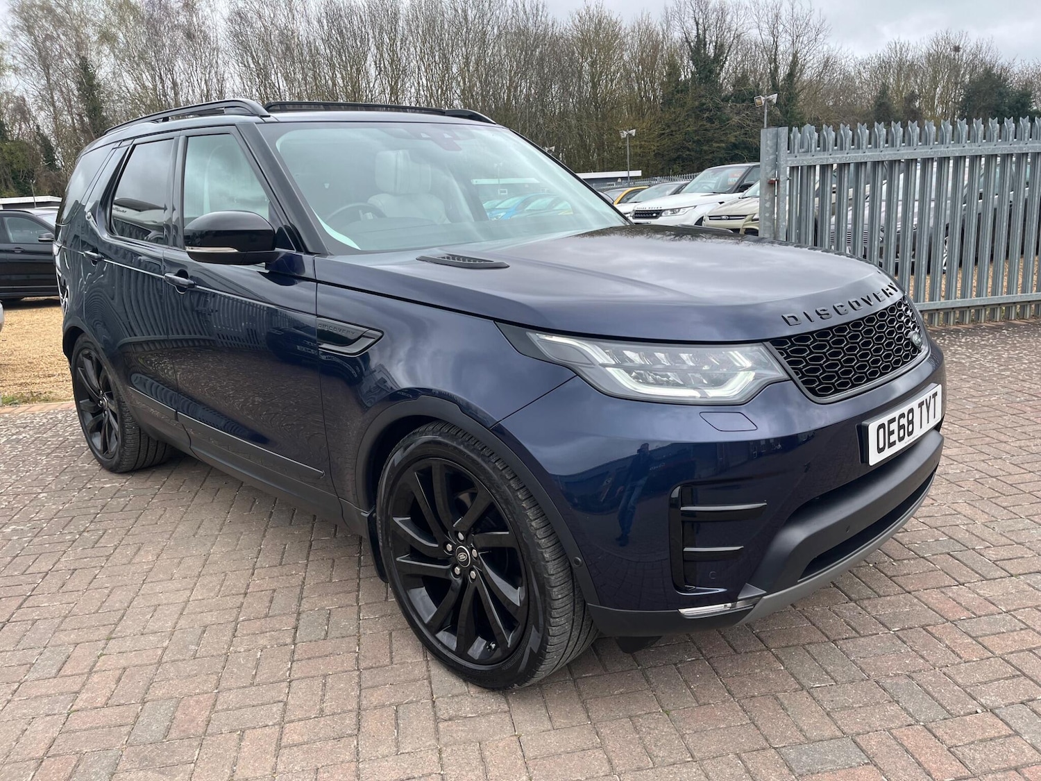 Used Land Rover Discovery 2018 for sale - 78047238: Photo 1