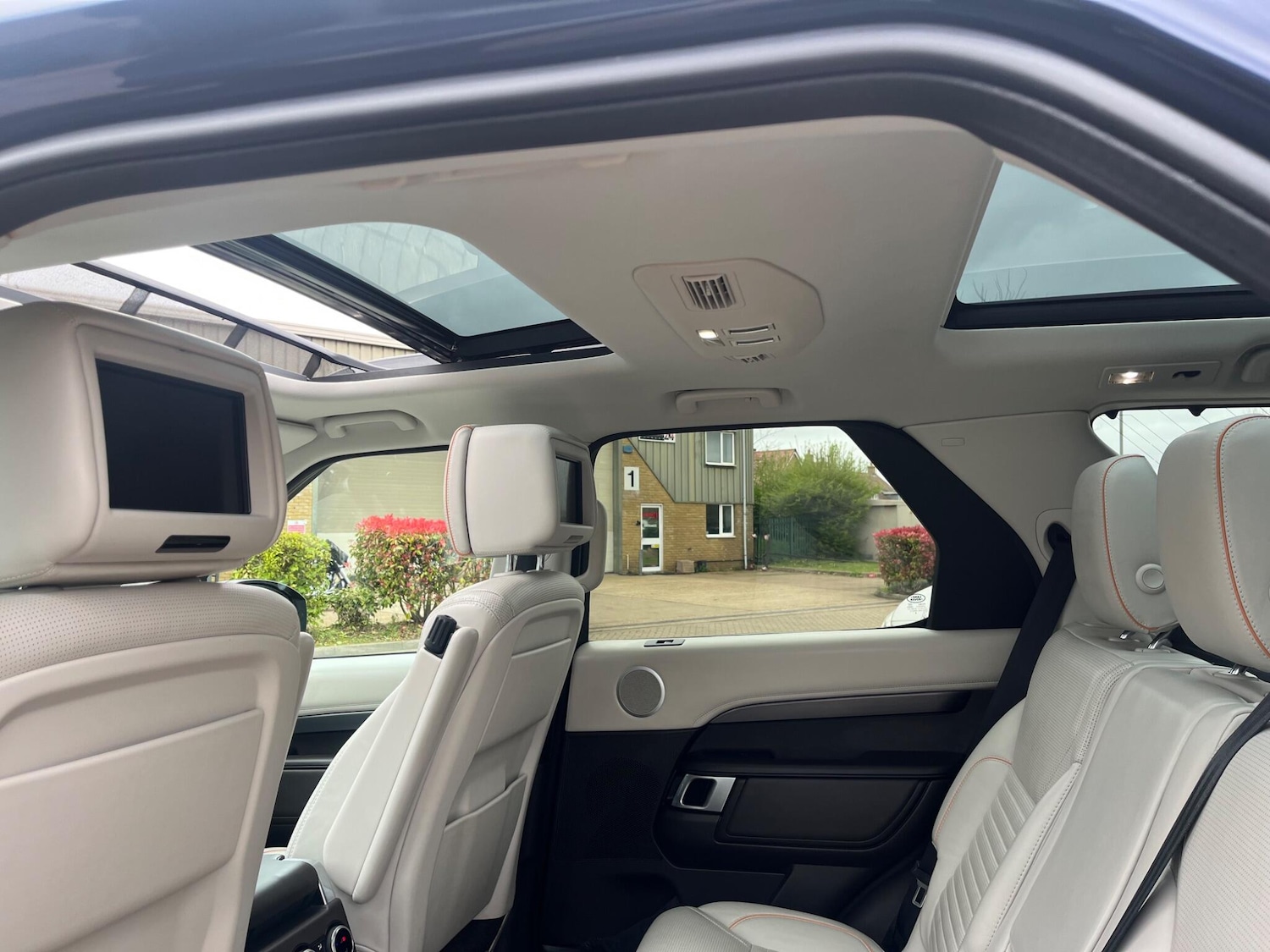 Used Land Rover Discovery 2018 for sale - 78047238: Photo 19