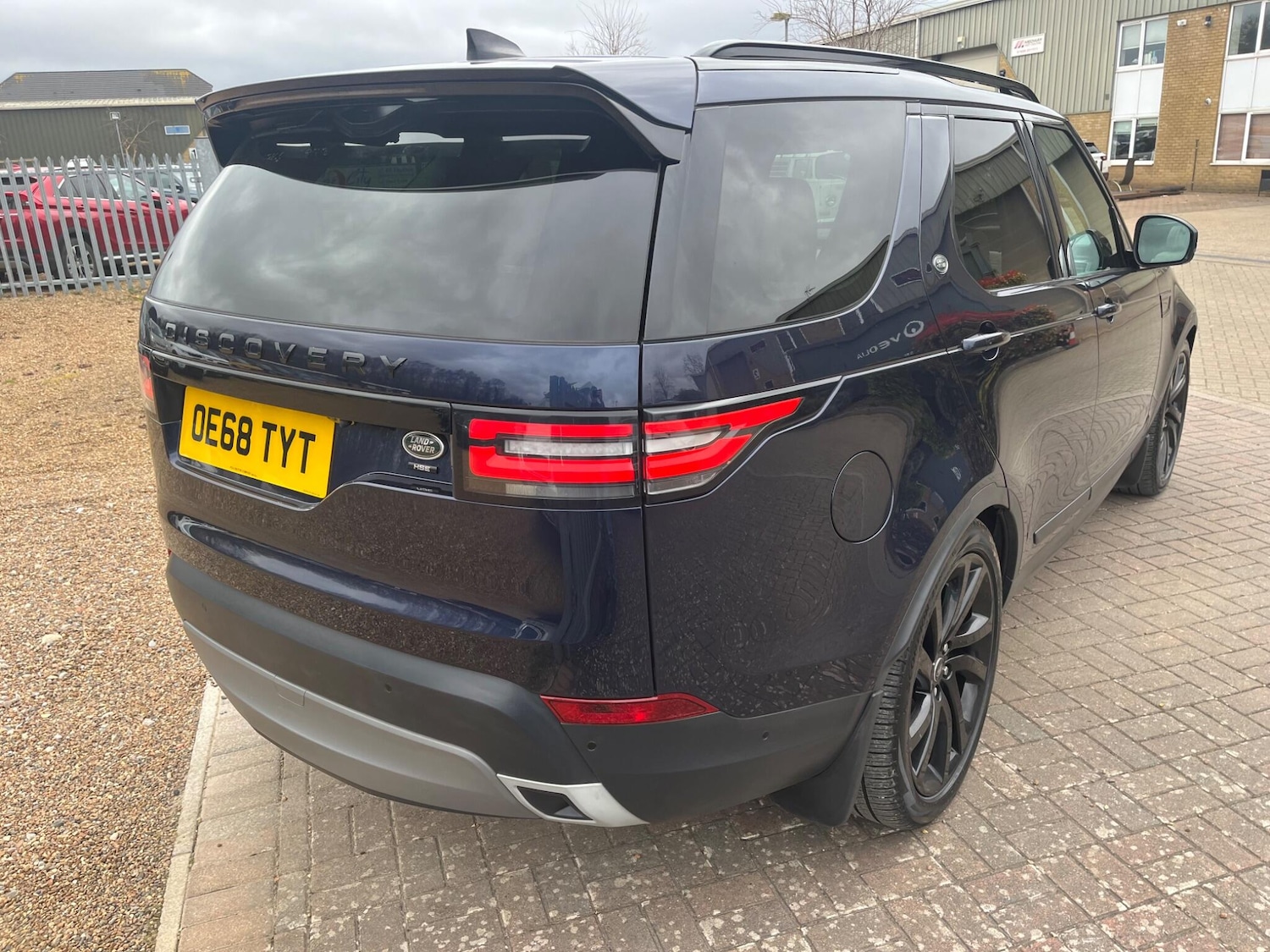 Used Land Rover Discovery 2018 for sale - 78047238: Photo 25
