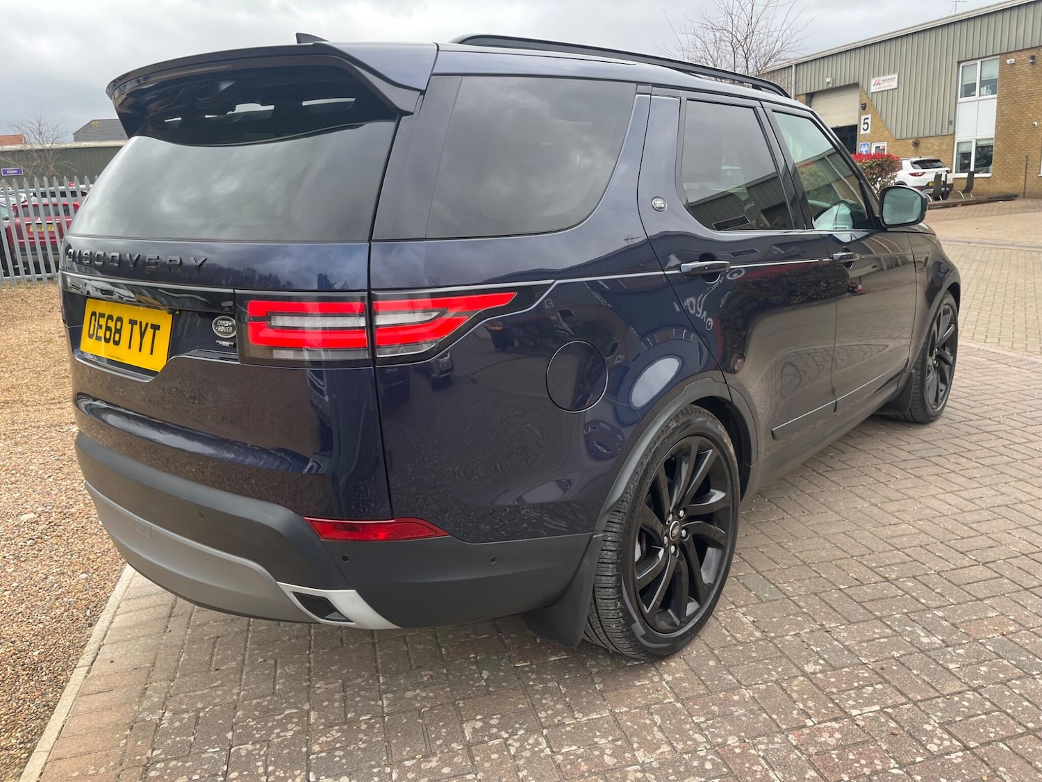 Used Land Rover Discovery 2018 for sale - 78047238: Photo 26