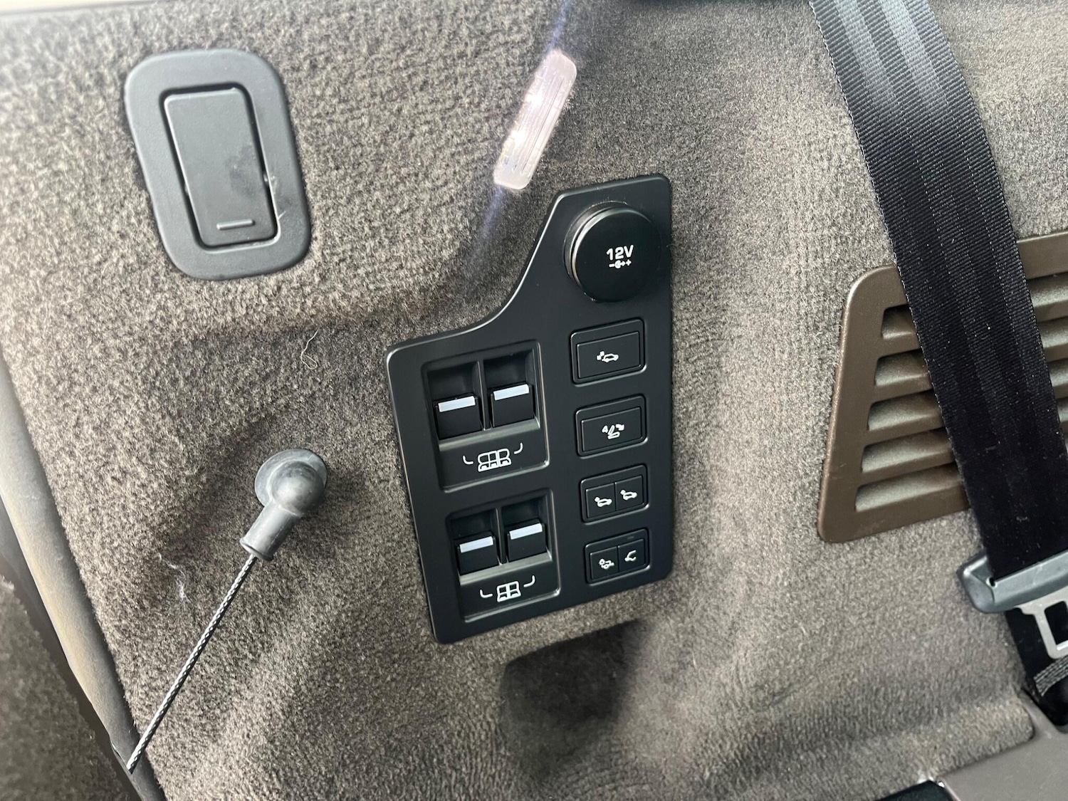 Used Land Rover Discovery 2018 for sale - 78047238: Photo 37