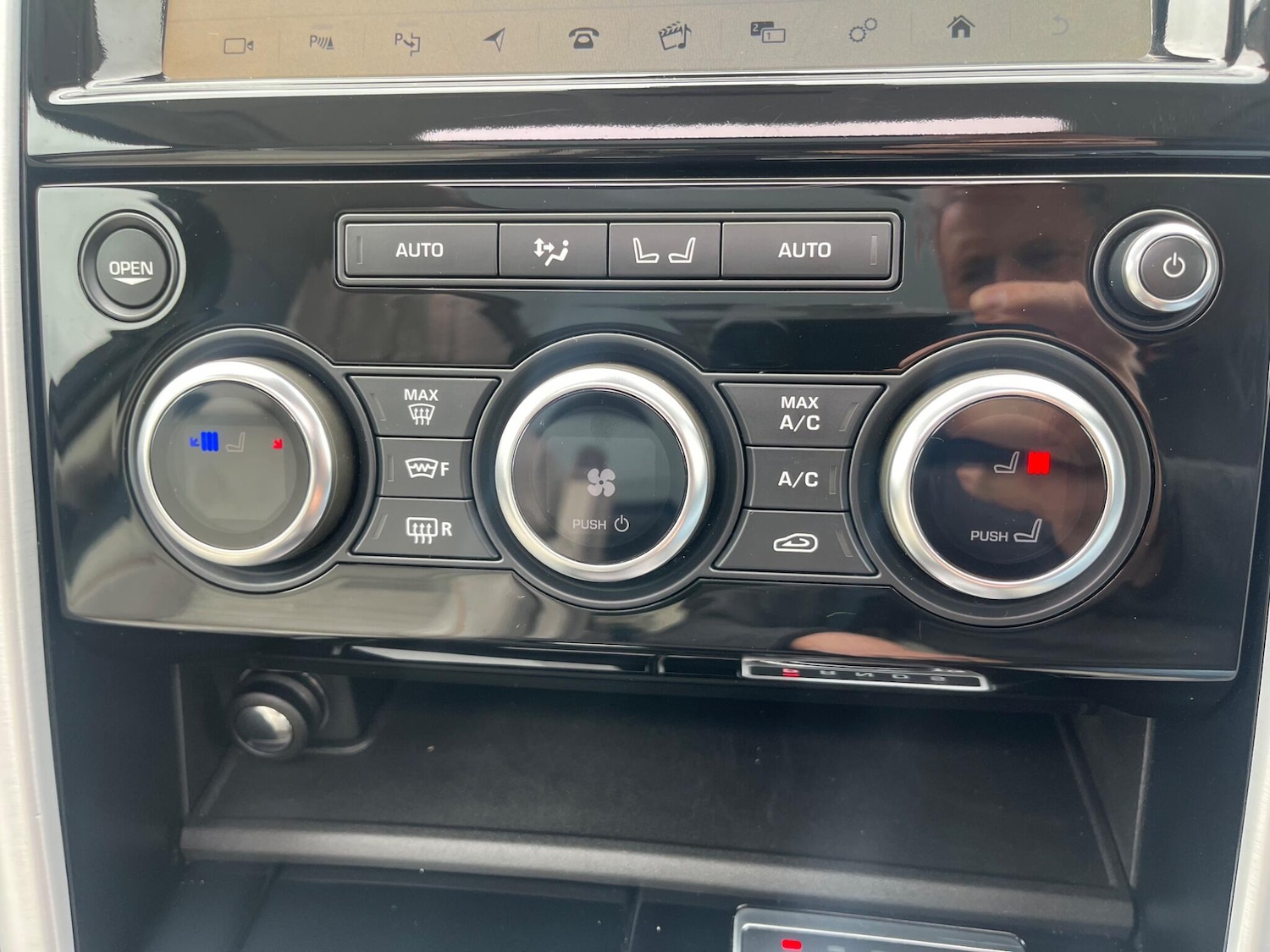 Used Land Rover Discovery 2018 for sale - 78047238: Photo 40