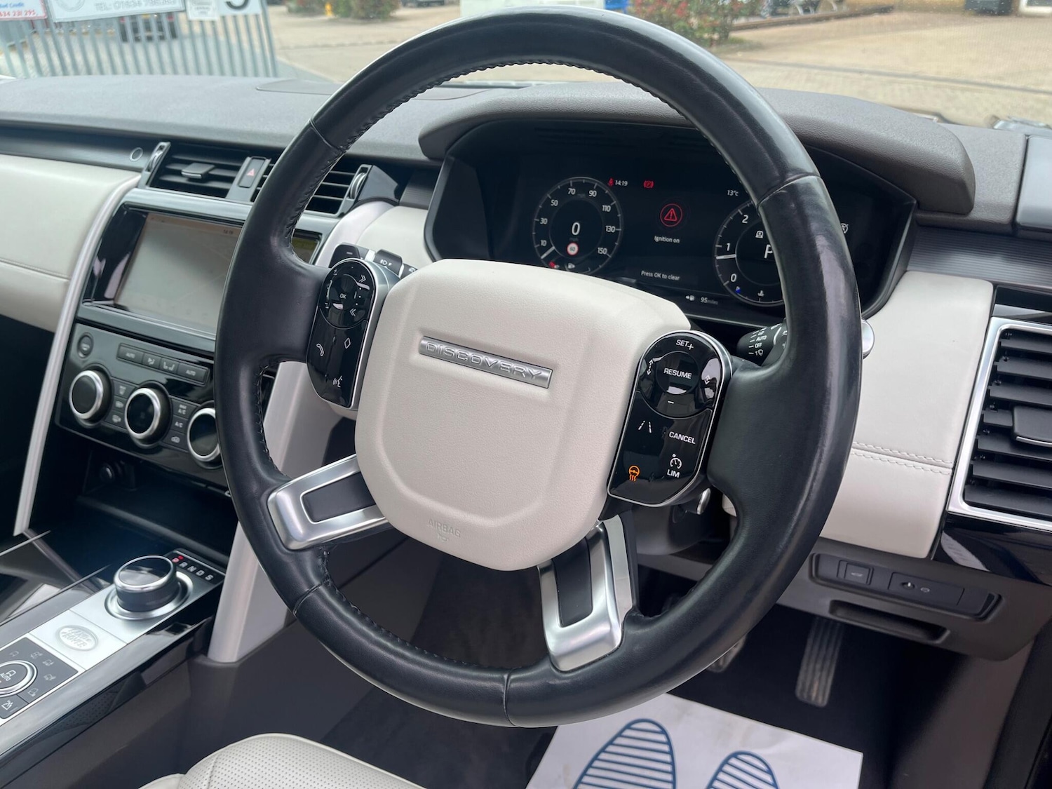 Used Land Rover Discovery 2018 for sale - 78047238: Photo 54