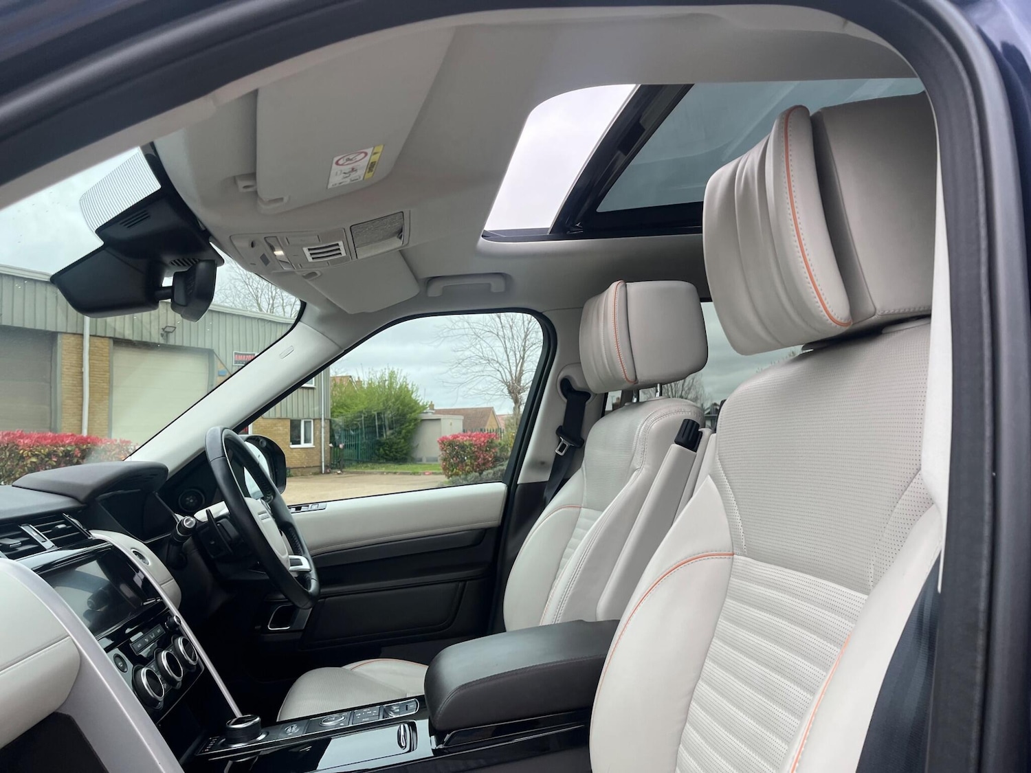 Used Land Rover Discovery 2018 for sale - 78047238: Photo 56