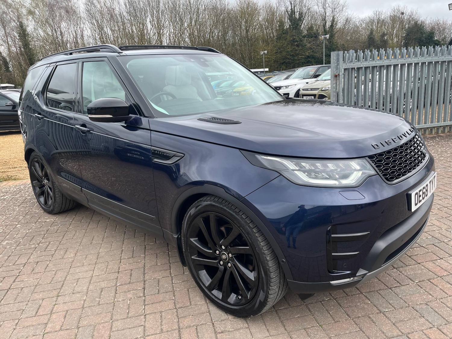 Used Land Rover Discovery 2018 for sale - 78047238: Photo 7