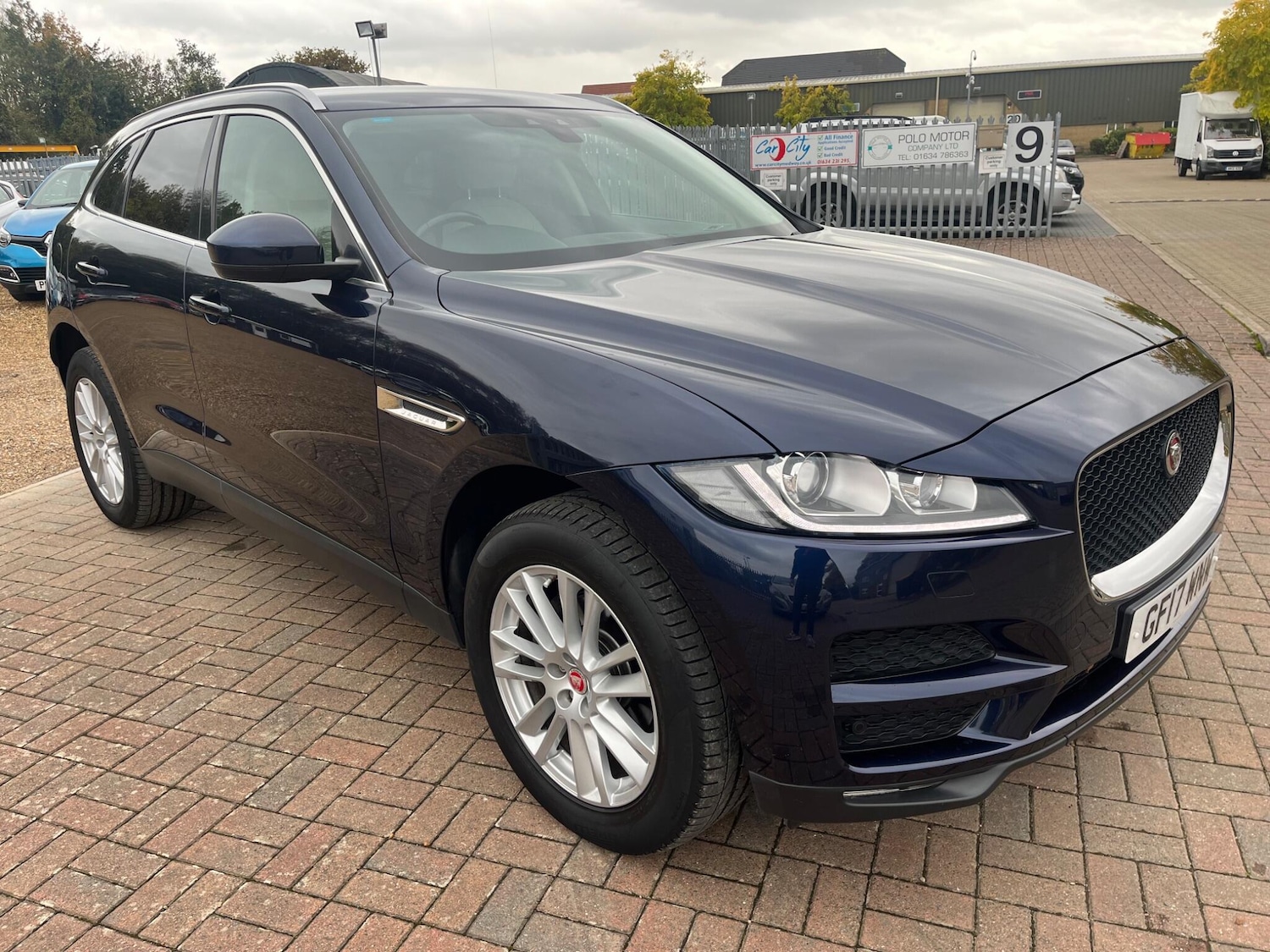 Used Jaguar F-Pace 2017 for sale - 76690931: Photo 10