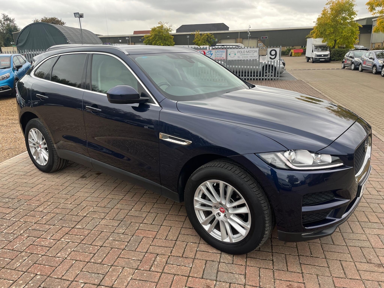 Used Jaguar F-Pace 2017 for sale - 76690931: Photo 12