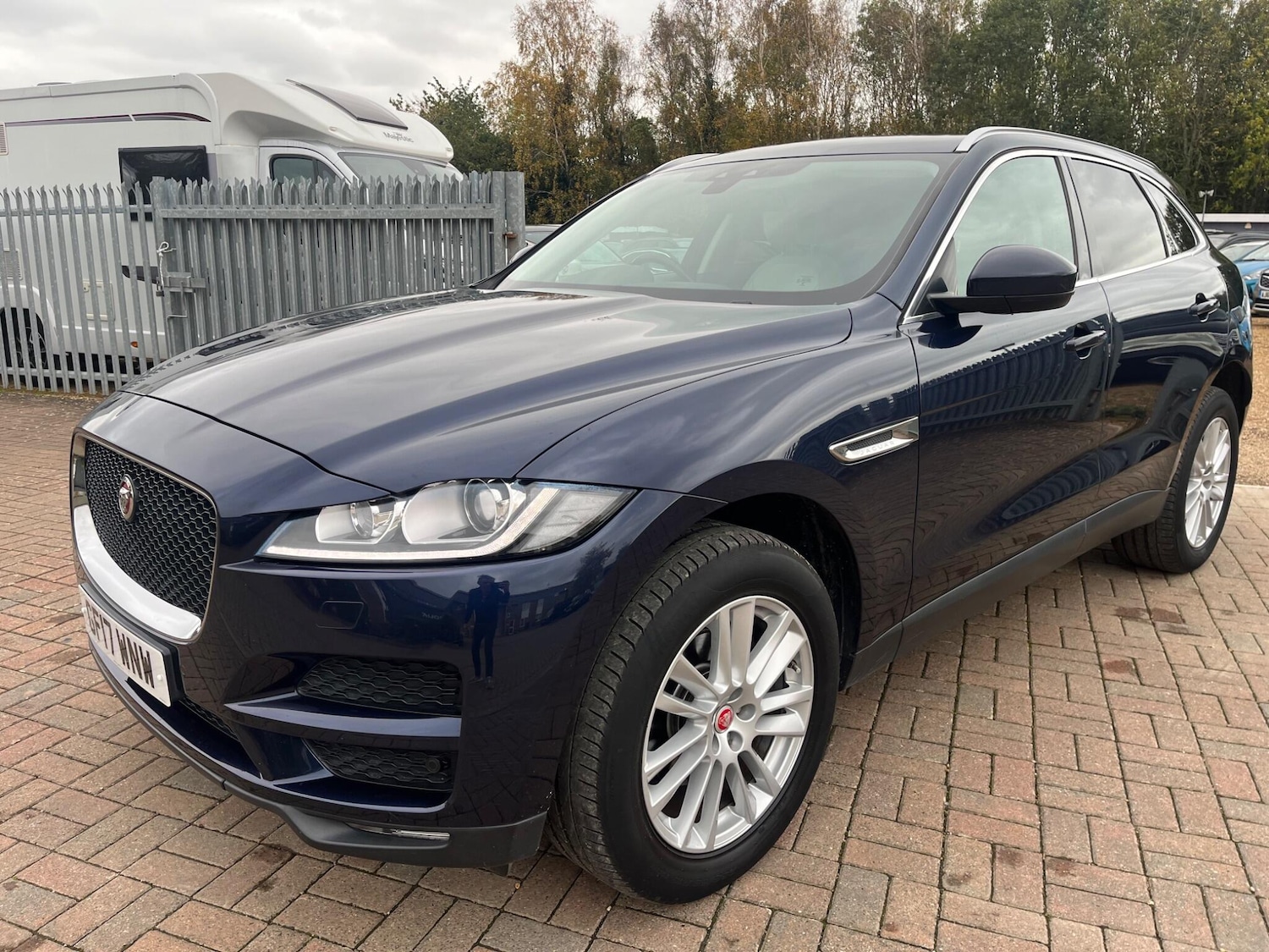 Used Jaguar F-Pace 2017 for sale - 76690931: Photo 16