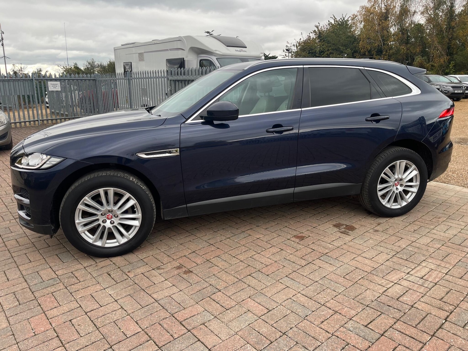 Used Jaguar F-Pace 2017 for sale - 76690931: Photo 20
