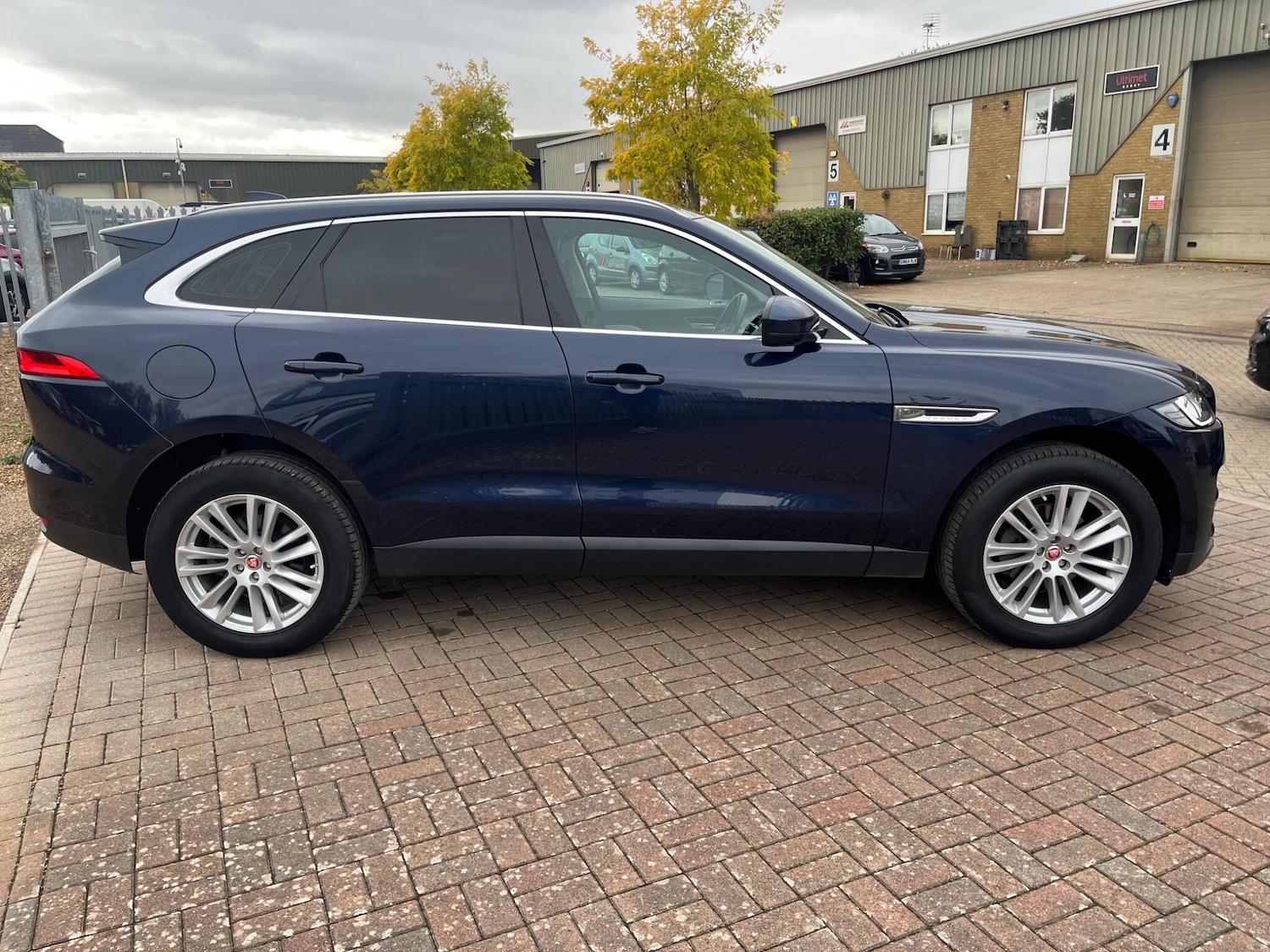 Used Jaguar F-Pace 2017 for sale - 76690931: Photo 24