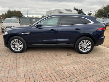Used Jaguar F-Pace 2017 for sale - 76690931: Photo
