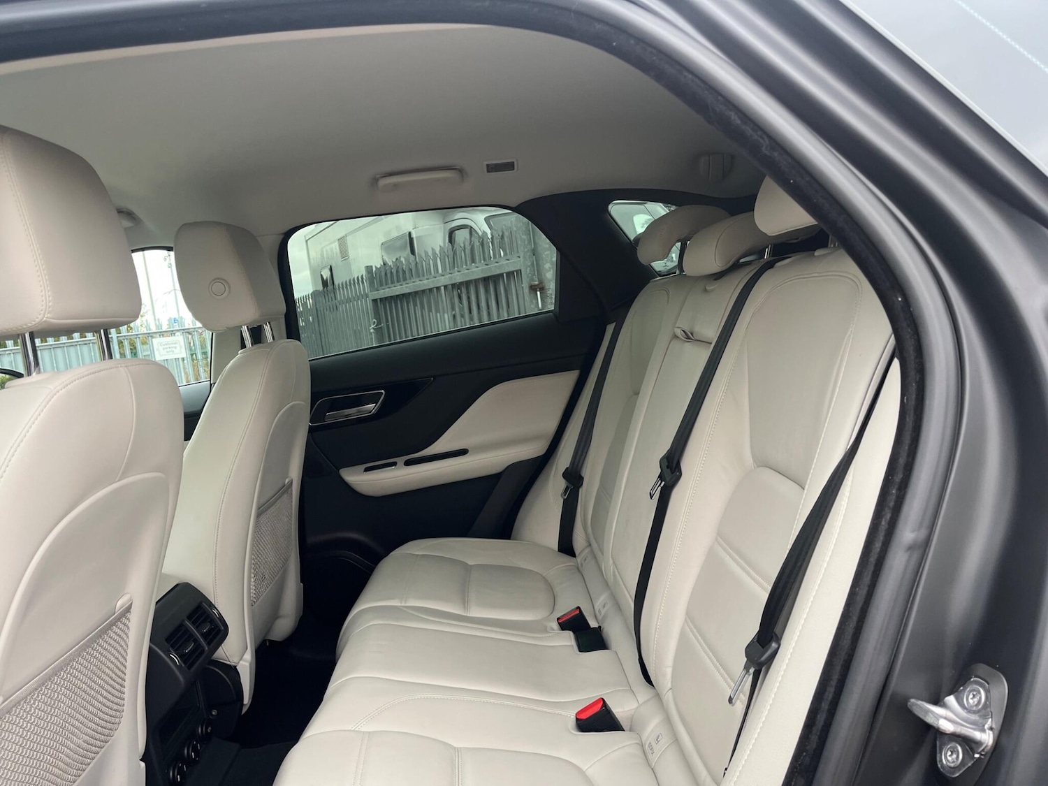 Used Jaguar F-Pace 2017 for sale - 76690931: Photo 31