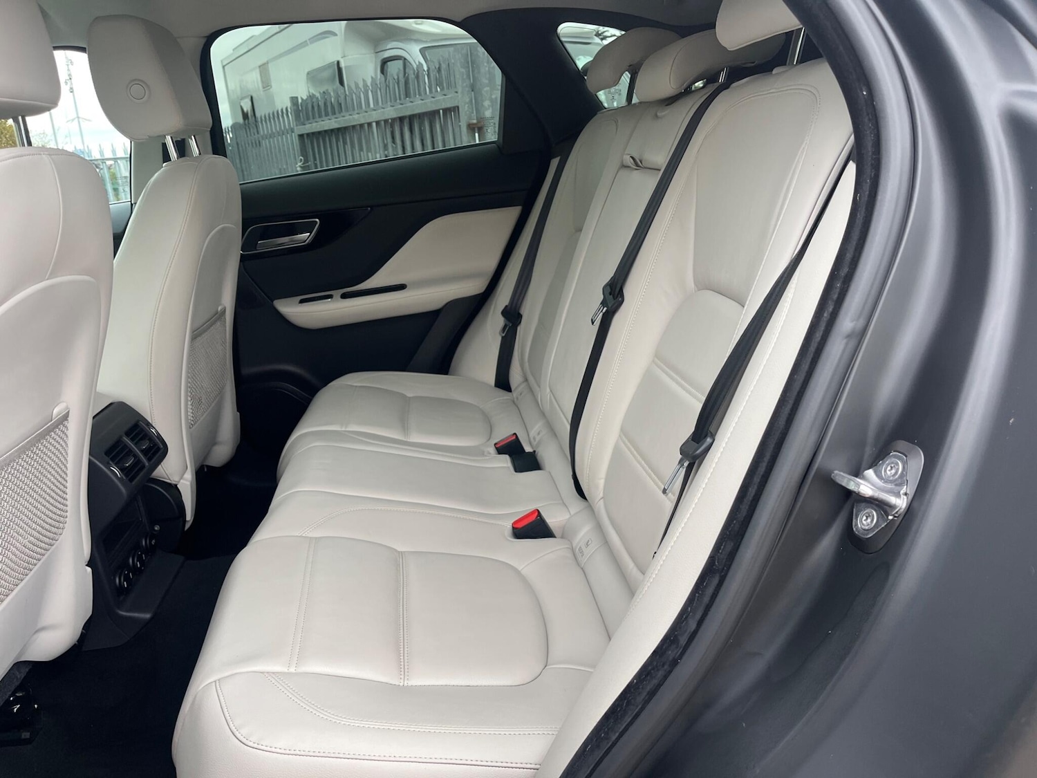 Used Jaguar F-Pace 2017 for sale - 76690931: Photo 32