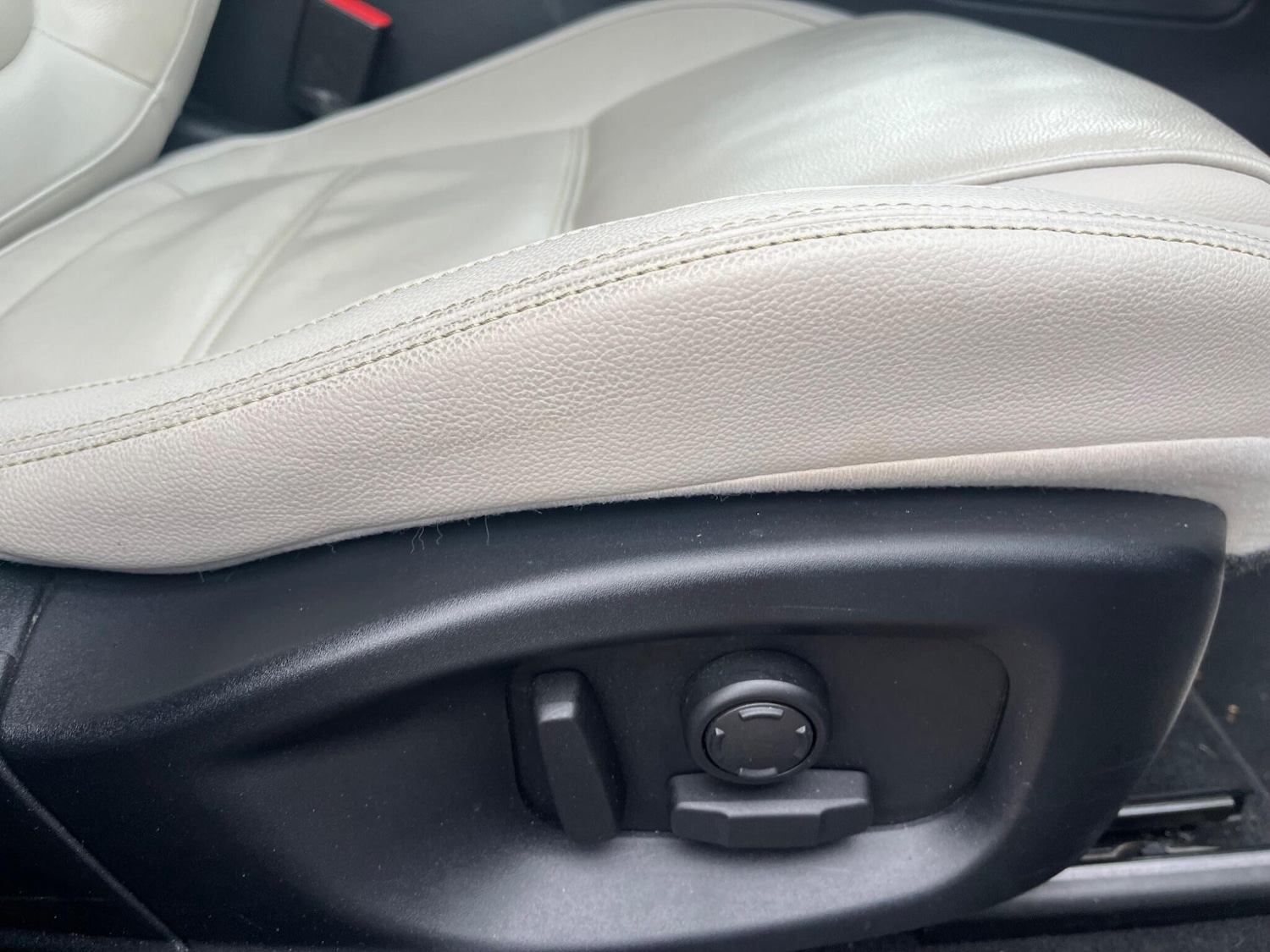 Used Jaguar F-Pace 2017 for sale - 76690931: Photo 35