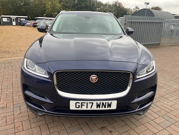 Used Jaguar F-Pace 2017 for sale - 76690931: Photo
