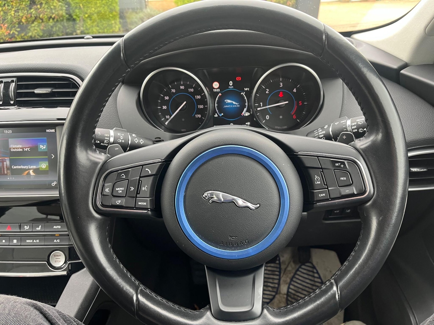 Used Jaguar F-Pace 2017 for sale - 76690931: Photo 46