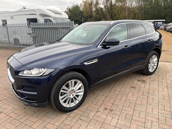 Used Jaguar F-Pace 2017 for sale - 76690931: Photo