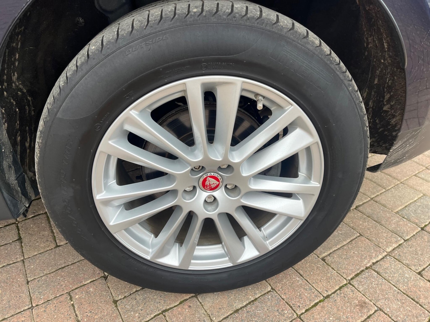 Used Jaguar F-Pace 2017 for sale - 76690931: Photo 9