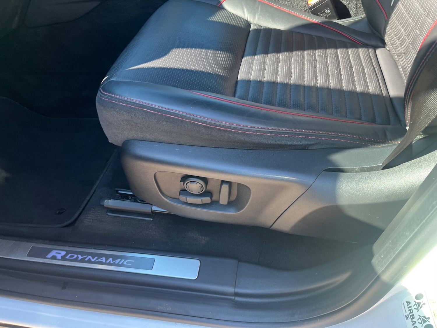 Used Land Rover Discovery Sport 2020 for sale - 77981439: Photo 32