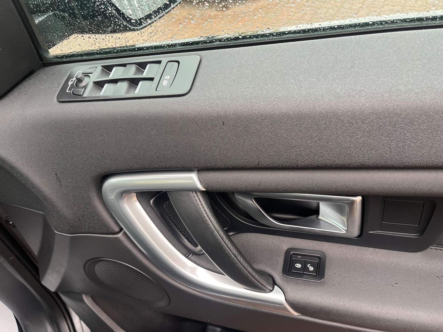 Used Land Rover Discovery Sport 2016 for sale - 76690942: Photo 27