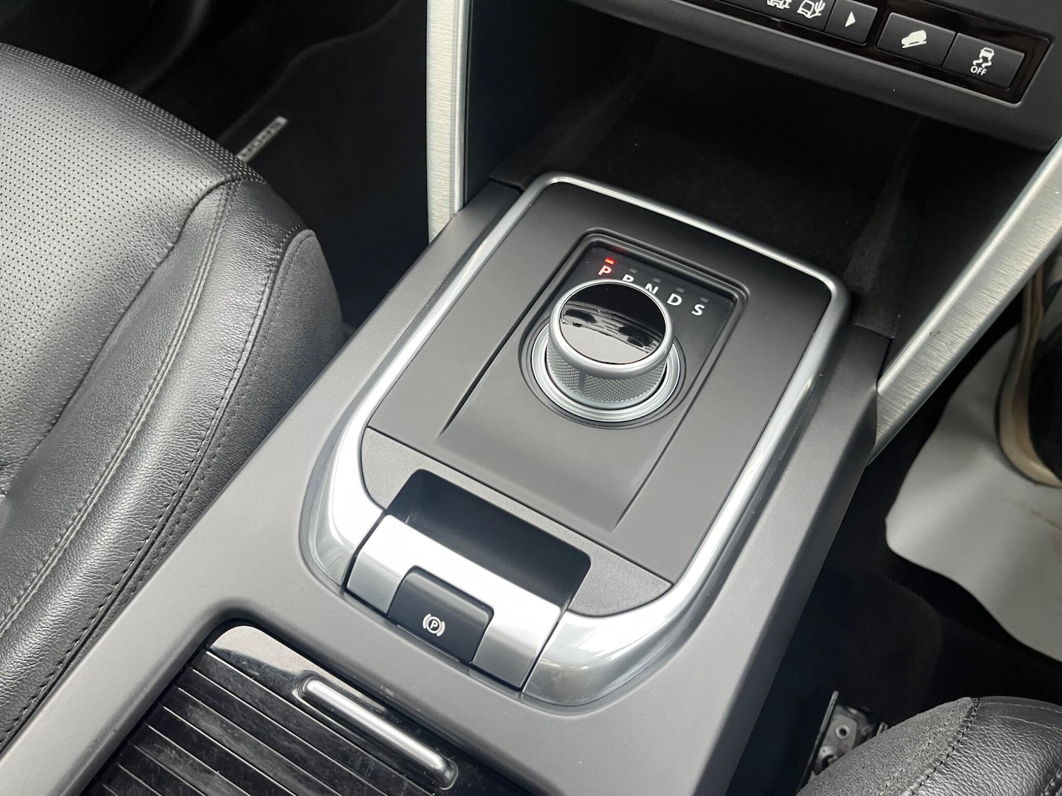 Used Land Rover Discovery Sport 2016 for sale - 76690942: Photo 28