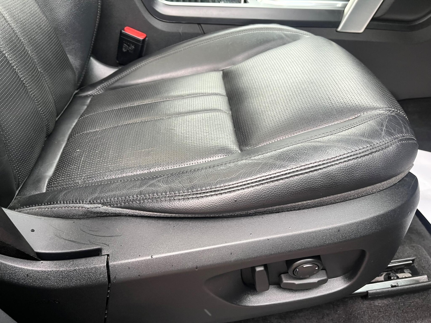 Used Land Rover Discovery Sport 2016 for sale - 76690942: Photo 42