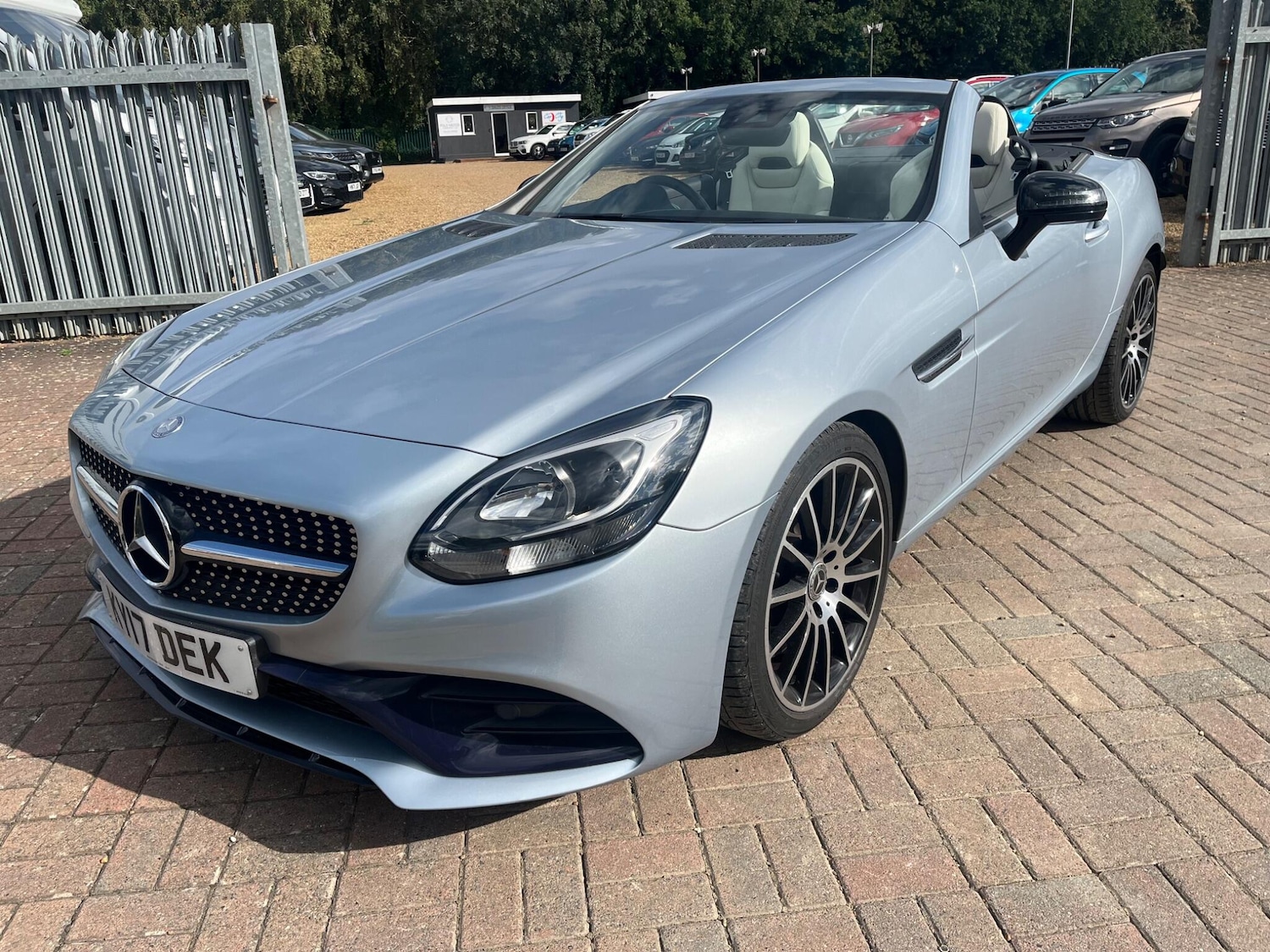 Used Mercedes-Benz SLC 2017 for sale - 76690950: Photo 11