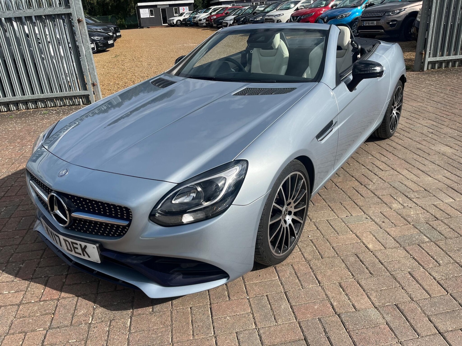 Used Mercedes-Benz SLC 2017 for sale - 76690950: Photo 18