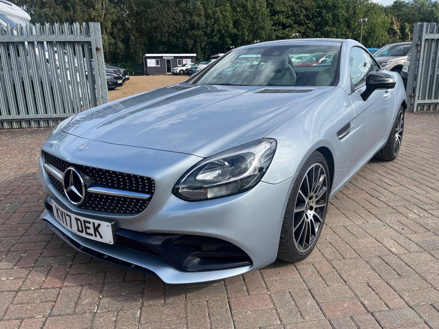 Used Mercedes-Benz SLC 2017 for sale - 76690950: Photo 21