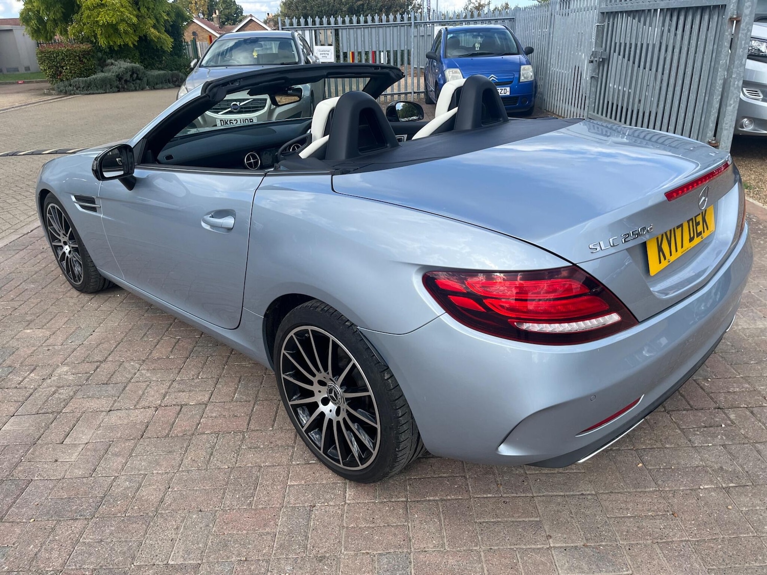 Used Mercedes-Benz SLC 2017 for sale - 76690950: Photo 23