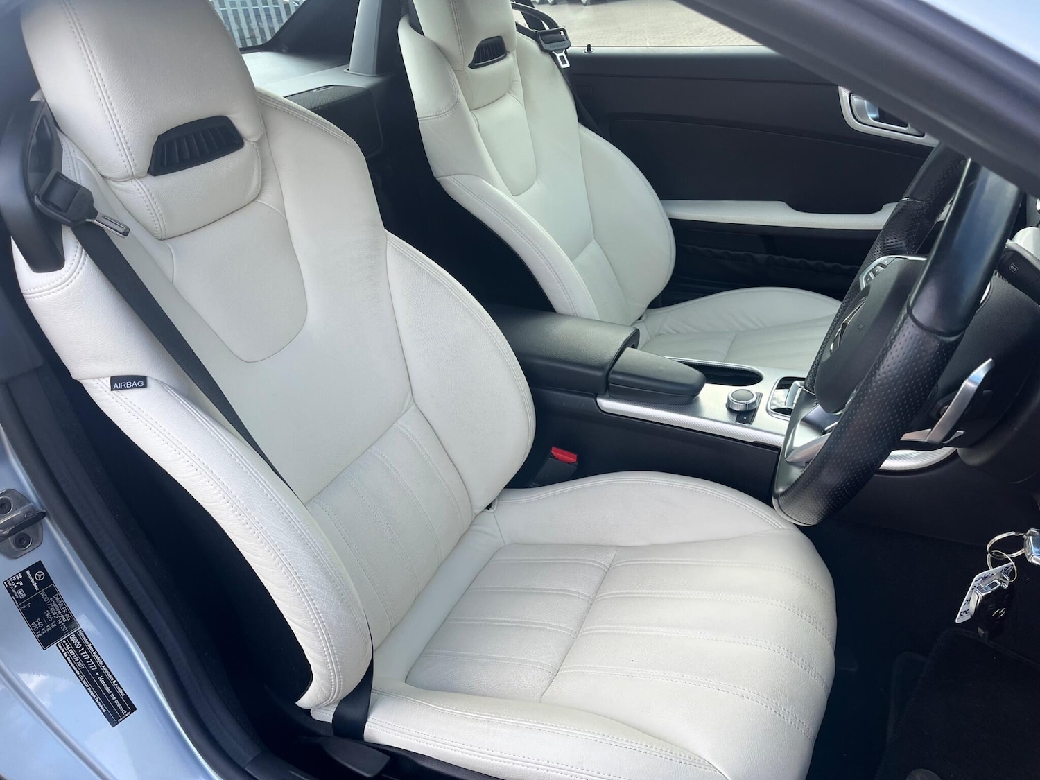 Used Mercedes-Benz SLC 2017 for sale - 76690950: Photo 4