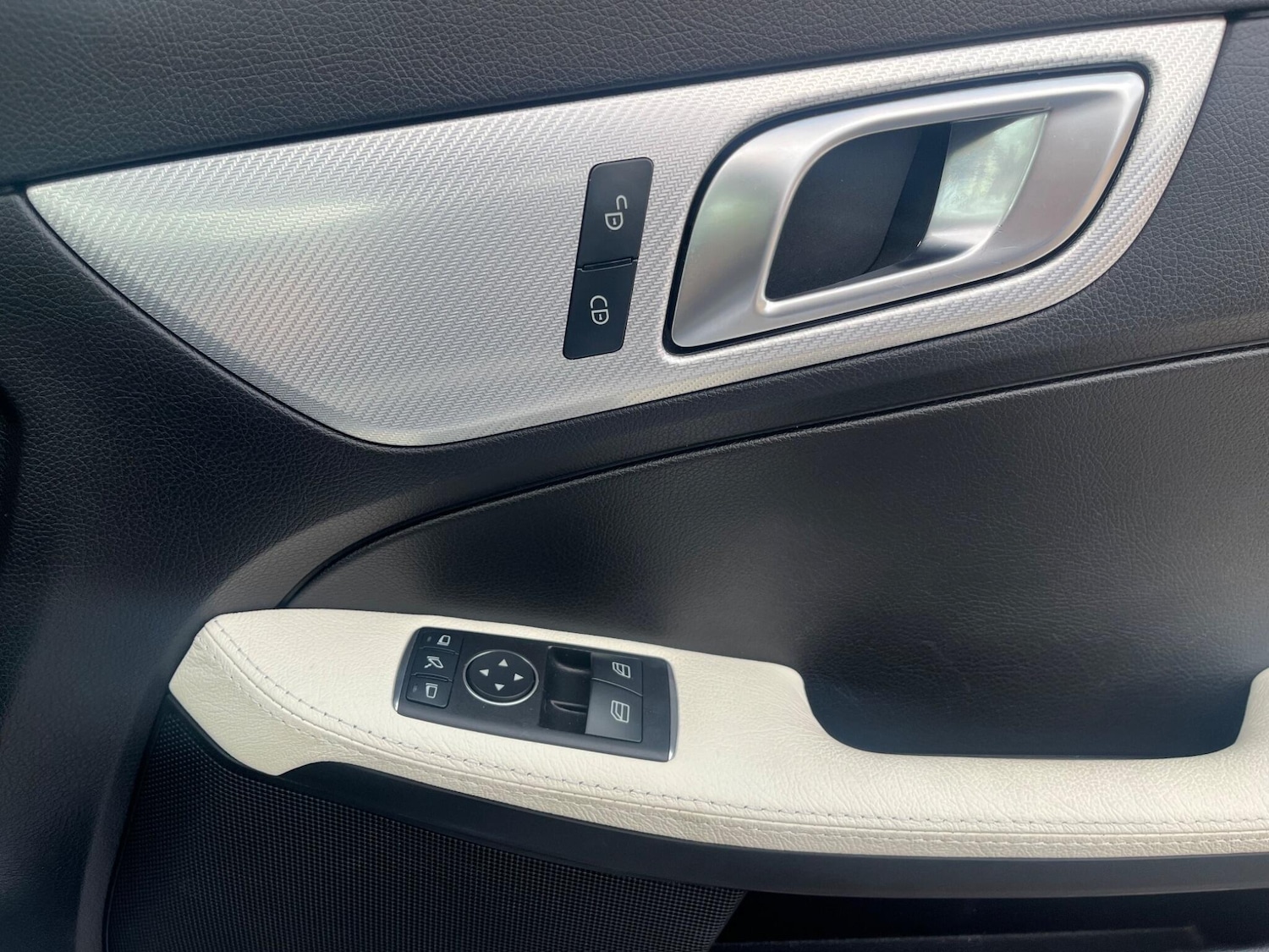 Used Mercedes-Benz SLC 2017 for sale - 76690950: Photo 57