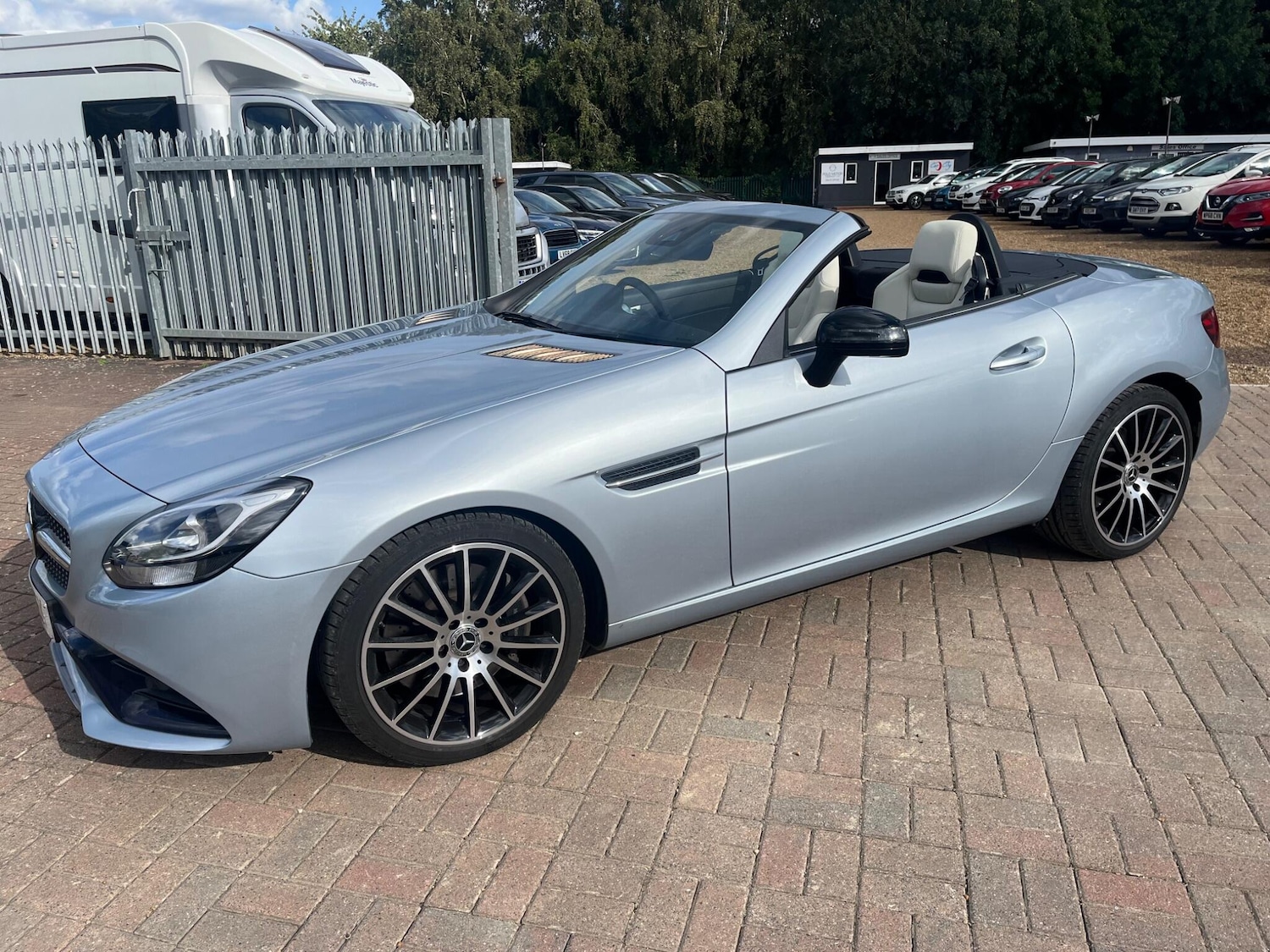 Used Mercedes-Benz SLC 2017 for sale - 76690950: Photo 8